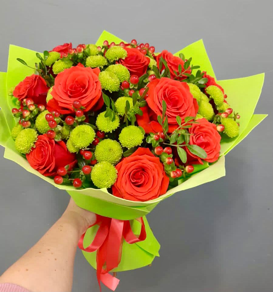 Букет цветов из: Хризантемы и Розы в Морках