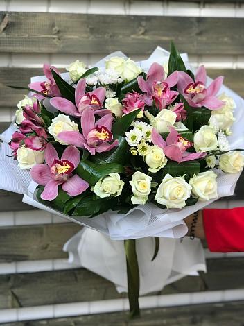 Букет цветов из: Розы и Хризантемы в Морках
