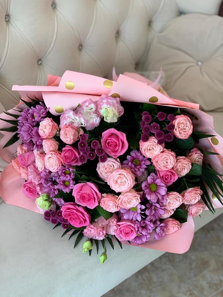 Букет цветов из: Хризантемы, Розы и Лизиантусы в Морках