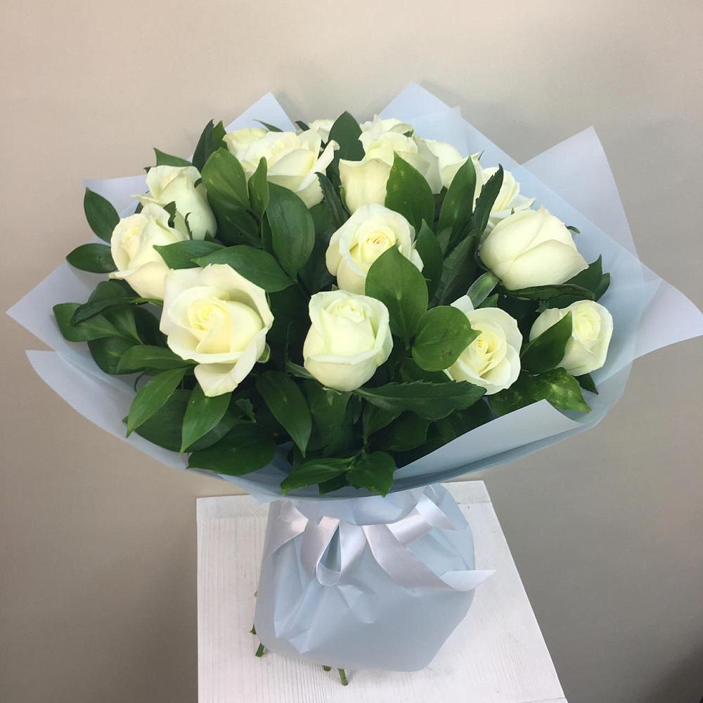 Букет 15 Белых роз Проуд в Морках