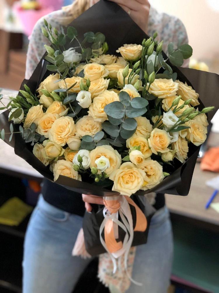 Букет цветов из: Розы и Лизиантусы в Морках