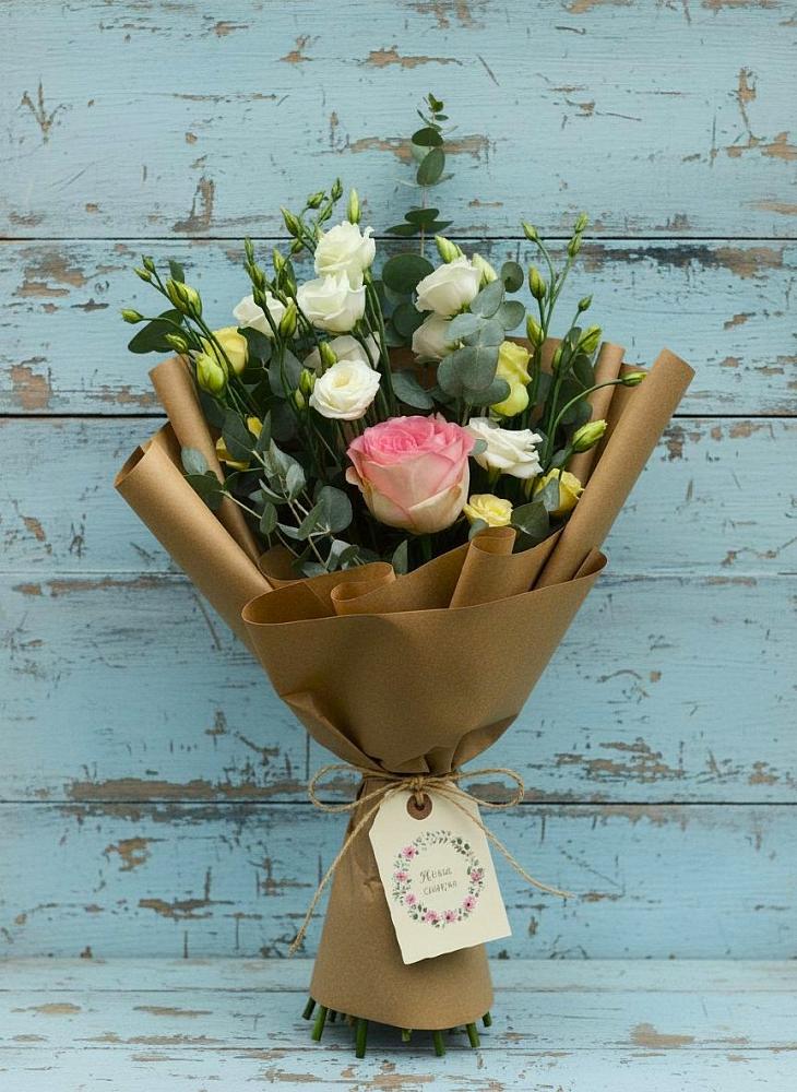 Букет цветов из: Розы и Лизиантусы в Морках