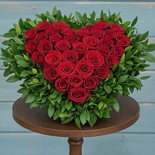 Цветочная композиция из Розы в виде сердца в Морках