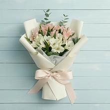 Букет цветов из:  Альстромерии в Морках