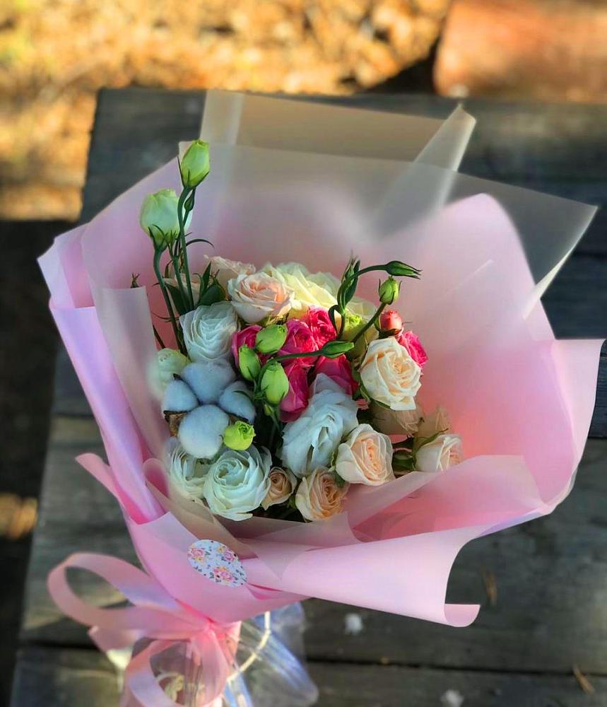 Букет цветов из: Розы и Лизиантусы в Морках