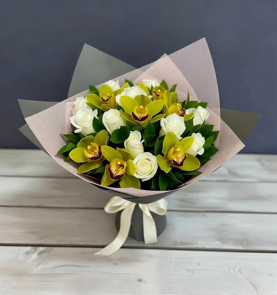 Букет цветов из: Орхидеи и Розы в Морках