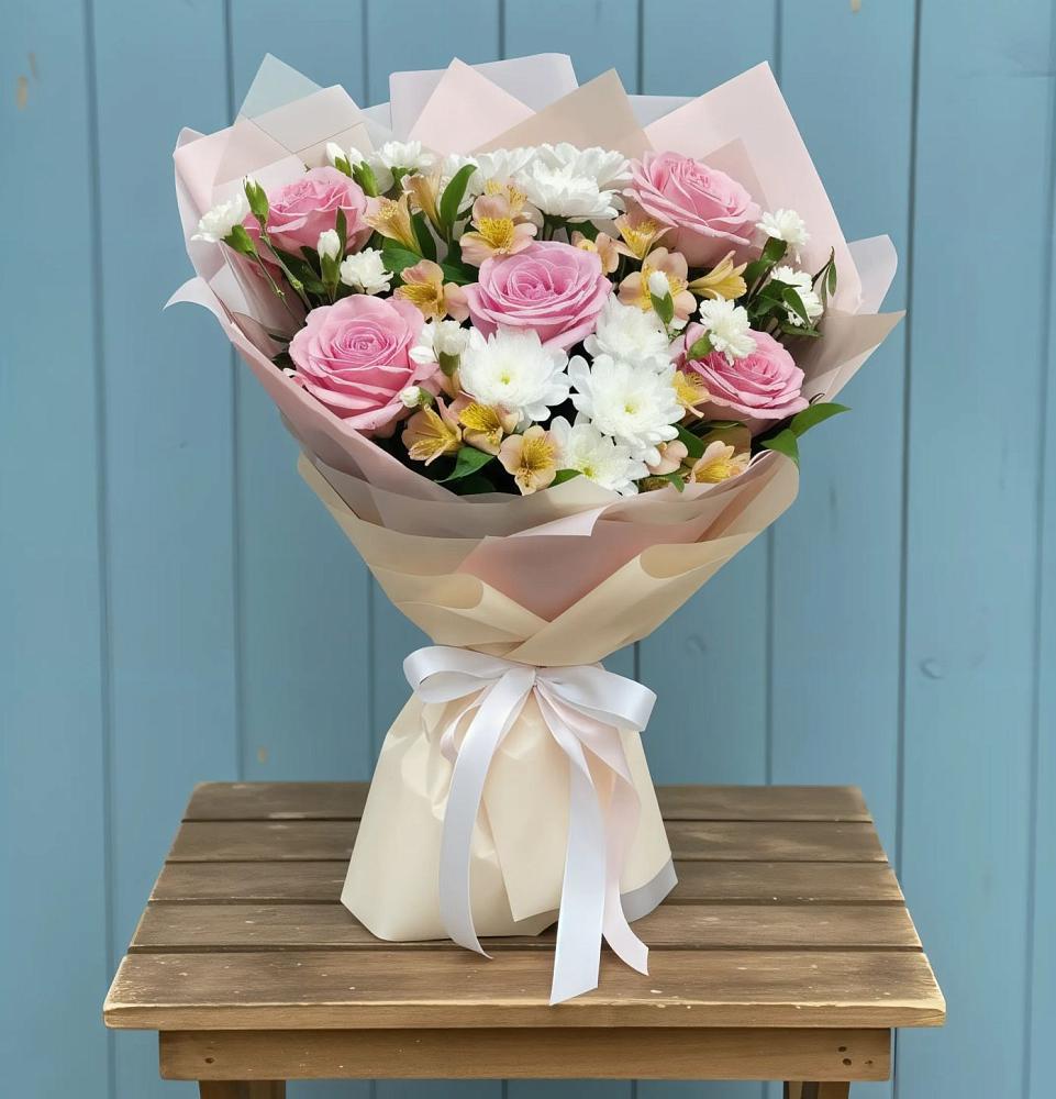 Букет цветов из: Гвоздики, Орхидеи и Розы в Морках