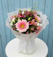 Букет цветов из:  Герберы, Альстромерии и Лизиантусы #REPLACE_PRED# Морках