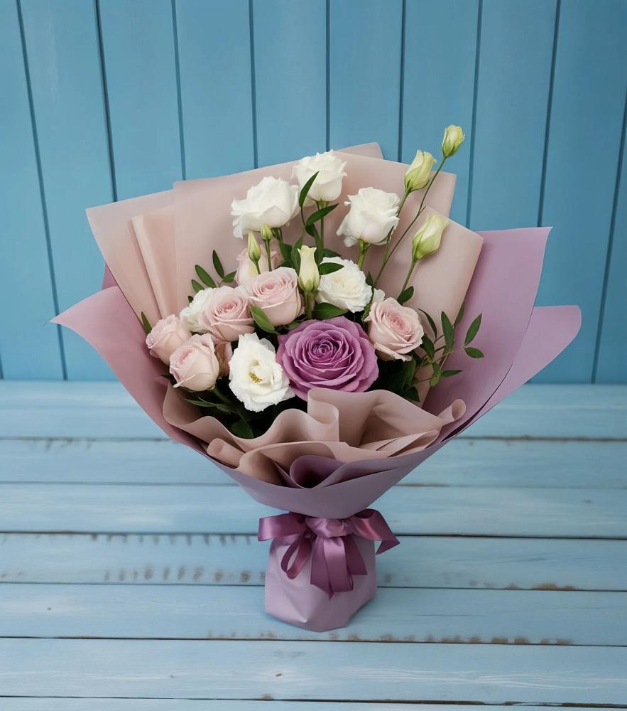 Букет цветов из: Розы и Лизиантусы в Морках